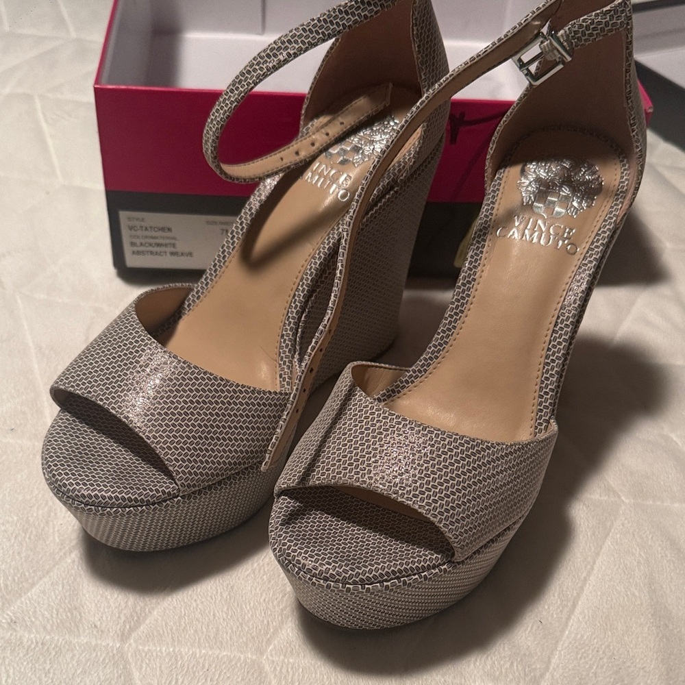 Vince Camuto Textured Gray Wedge Sandals